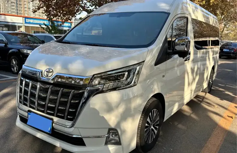 Toyota Hiace 2023 из Китая
