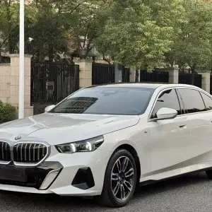 BMW 5 Series 2024 из Китая