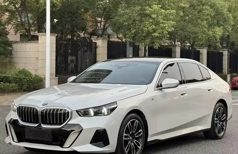 BMW 5 Series 2024 из Китая
