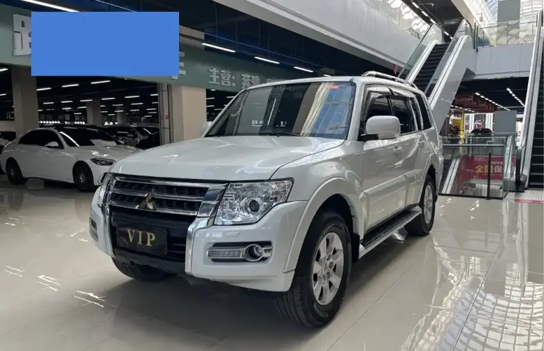 Mitsubishi Pajero (Import) 2017 из Китая