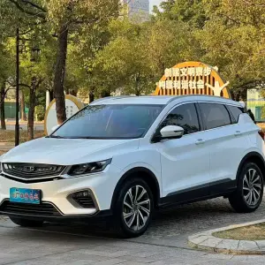 Geely Binyue 2019 177 л.с. из Китая