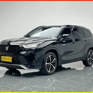 Toyota Crown Kluger 2022 из Китая