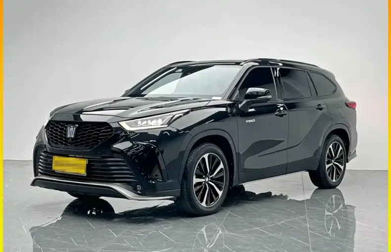 Toyota Crown Kluger 2022 из Китая