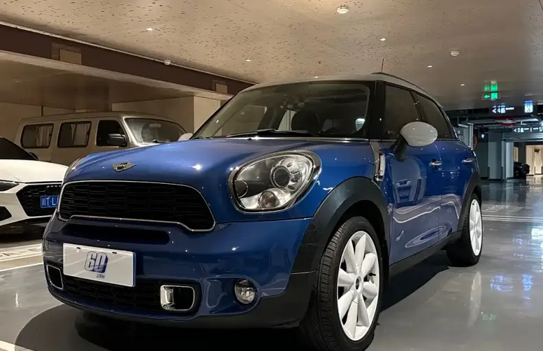 MINI Mini Countryman 2012 из Китая