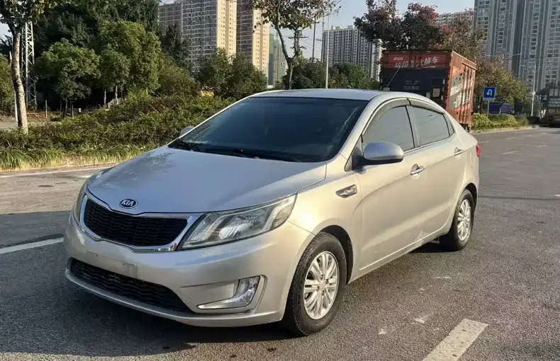 Kia K2 2013 из Китая