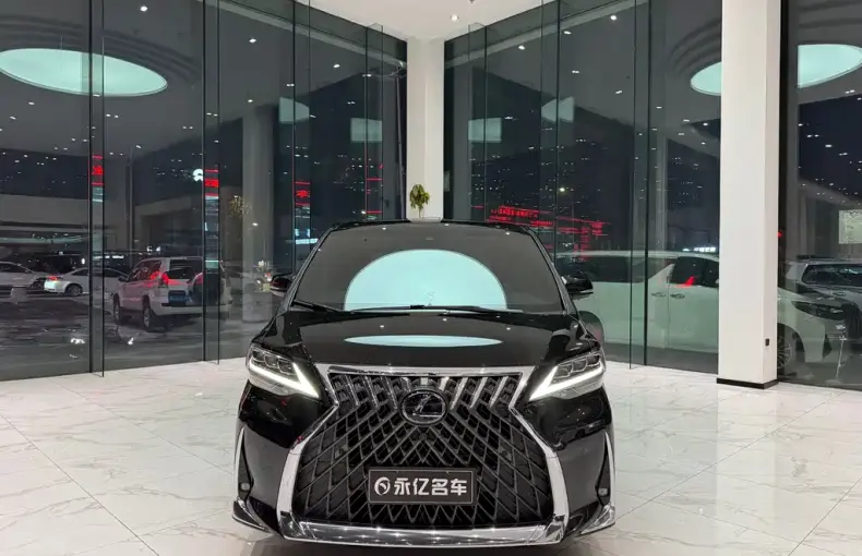Lexus LM 2023 из Китая