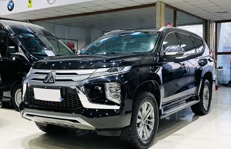 Mitsubishi Pajero Sport (Import) 2020 из Китая