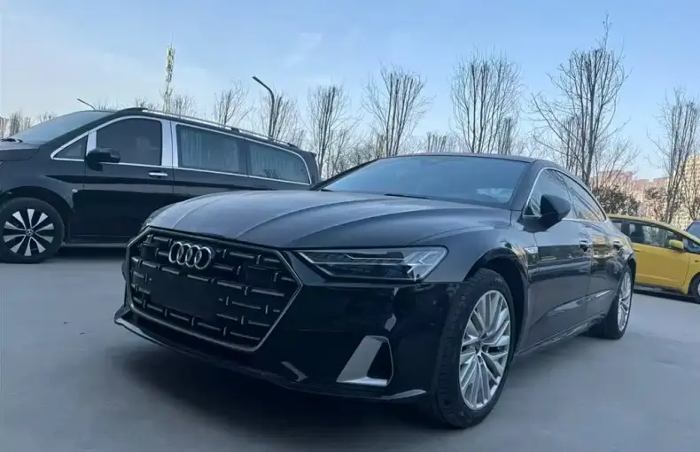 Audi A7L 2023 из Китая
