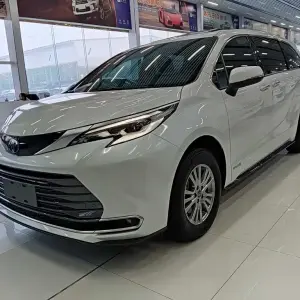 Toyota Sienna 2023 из Китая