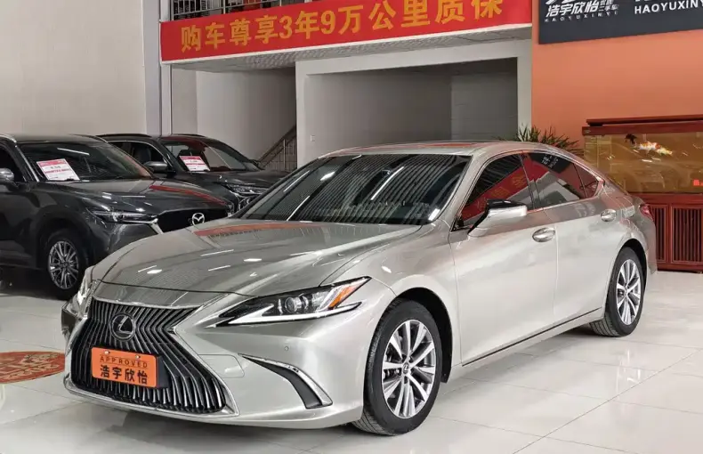 Lexus ES 2019 из Китая