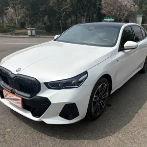 BMW 5 Series 2025 из Китая