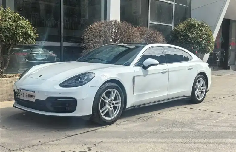 Porsche Panamera 2023 из Китая