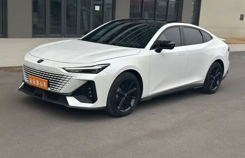 Changan UNI-V 2023 из Китая