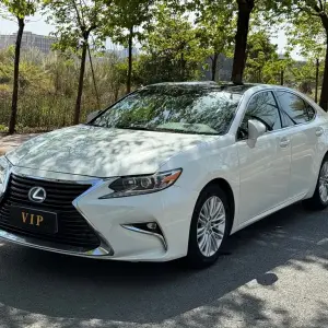 Lexus ES 2017 из Китая