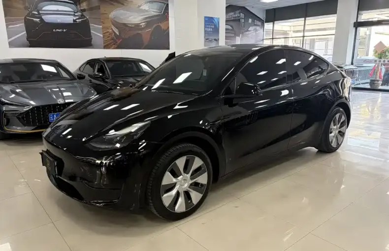 Tesla Model Y 2023 из Китая