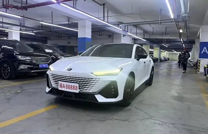 Changan UNI-V 2022 из Китая