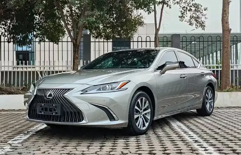 Lexus ES 2021 из Китая