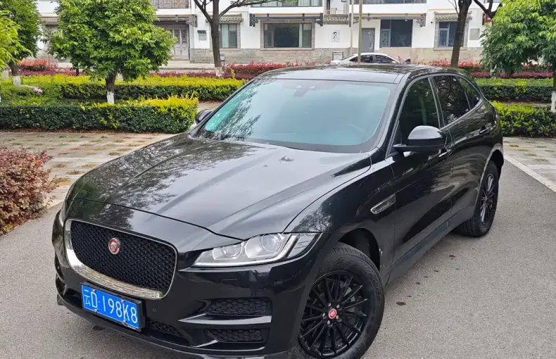 Jaguar F-PACE 2017 из Китая