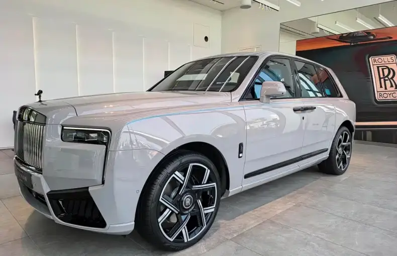 Rolls-Royce Cullinan из Китая