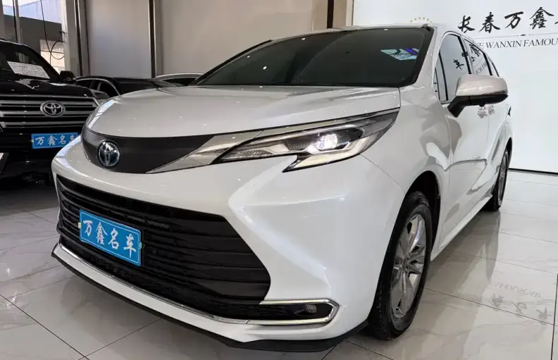 Toyota Sienna 2023 из Китая