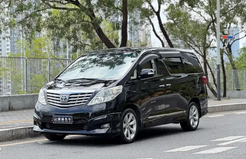 Toyota Alphard 2011 из Китая