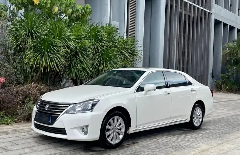 Toyota Crown 2015 из Китая