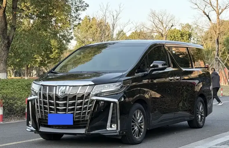 Toyota Vellfire 2020 из Китая