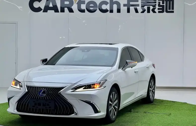 Lexus ES 2018 из Китая