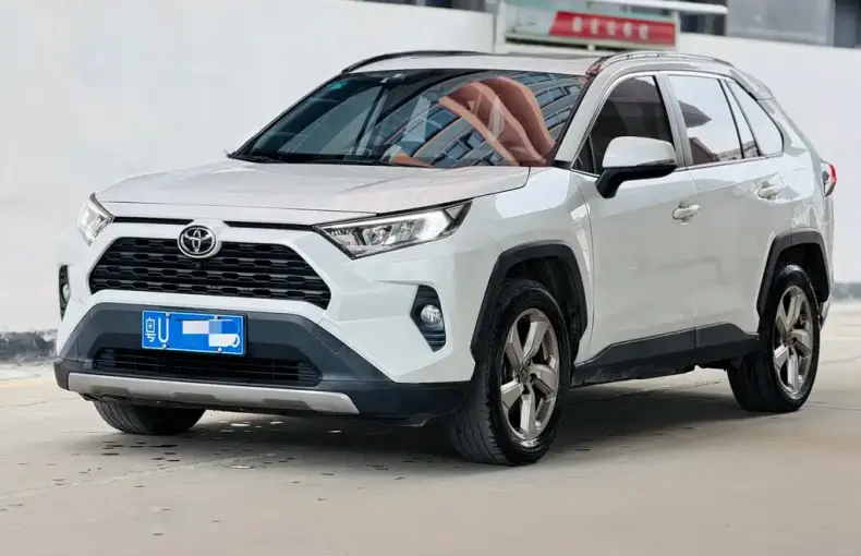 Toyota RAV4 2022 из Китая
