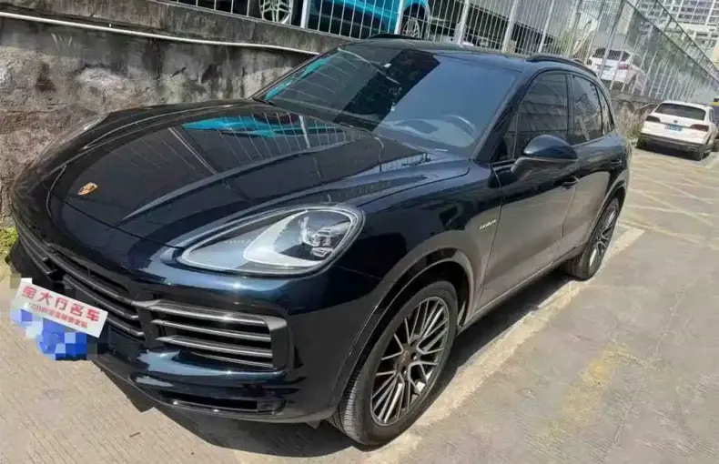 Porsche Cayenne Hybrid 2023 из Китая