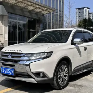 Mitsubishi Outlander 2017 из Китая