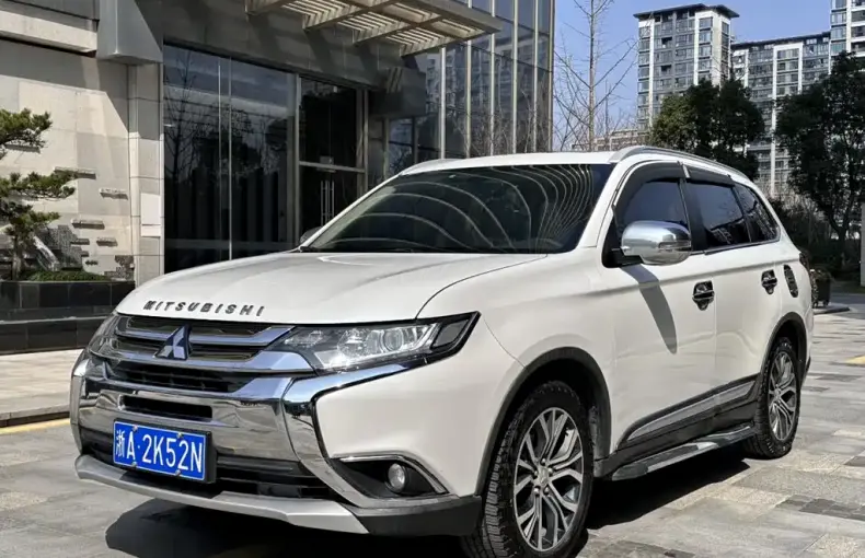 Mitsubishi Outlander 2017 из Китая