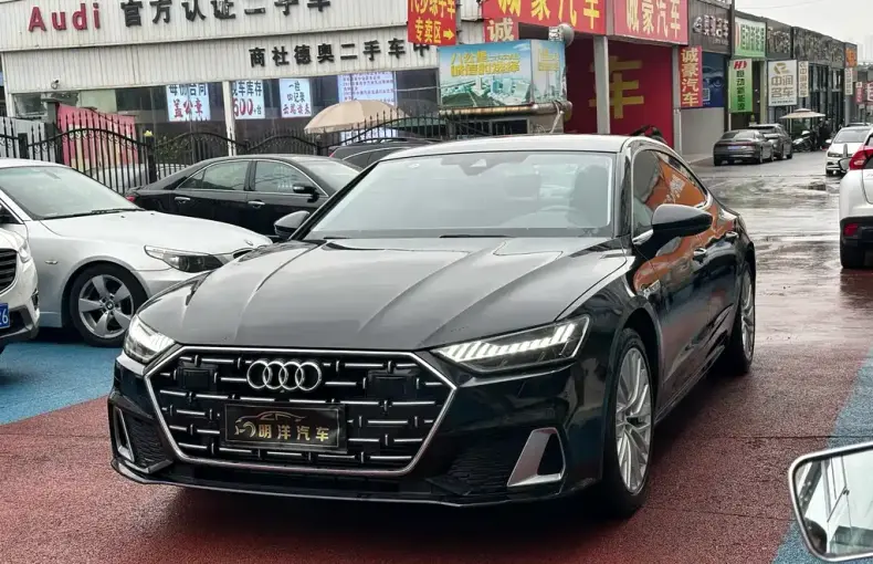 Audi A7L 2023 из Китая