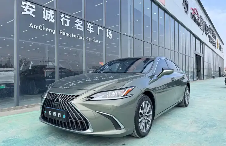 Lexus ES 2023 из Китая