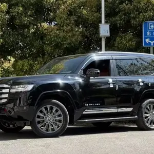 Toyota Land Cruiser 2025 из Китая
