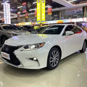 Lexus ES 2017 из Китая
