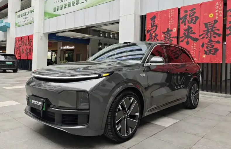 Li Auto Li L8 2025 из Китая