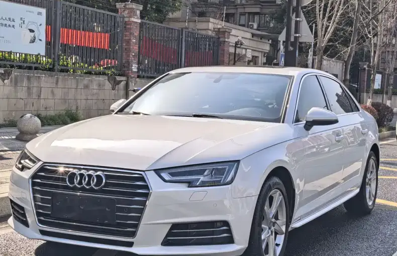 Audi A4L 2018 из Китая