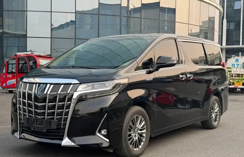 Toyota Alphard 2020 из Китая