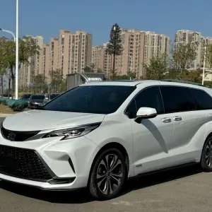 Toyota Granvia 2023 из Китая