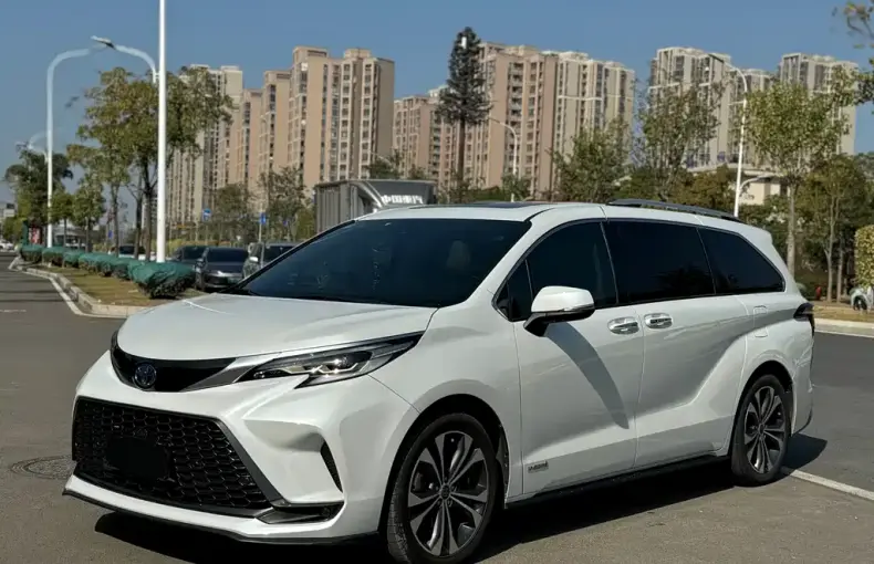 Toyota Granvia 2023 из Китая