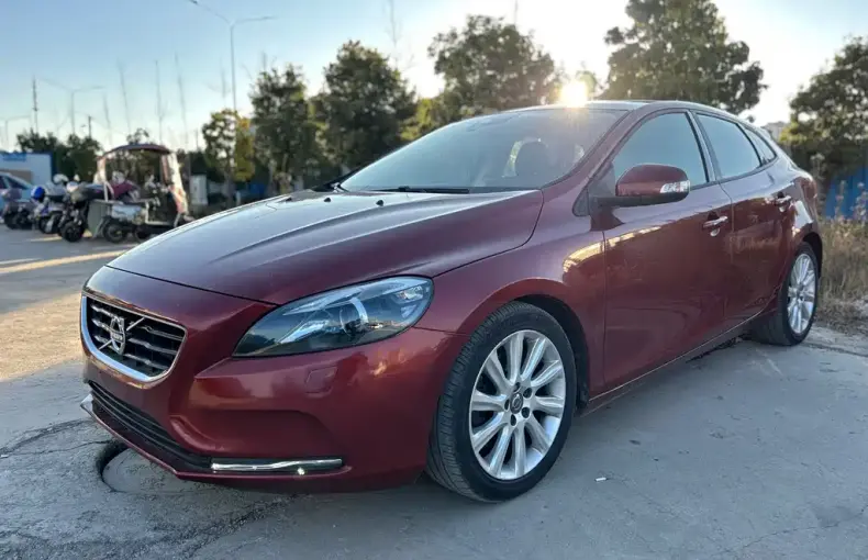 Volvo V40 2015 из Китая