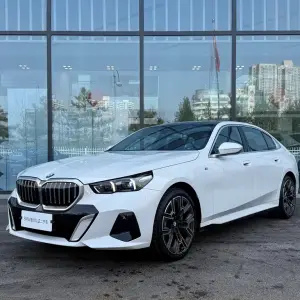 BMW 5 Series 2025 258 л.с. 258 л.с. 258 л.с. из Китая