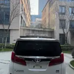 Toyota Alphard 2022 из Китая