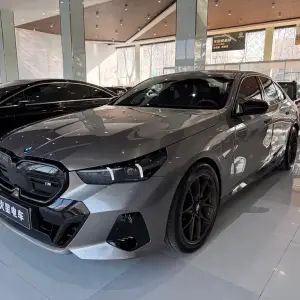 BMW i5 M60 2025 из Китая