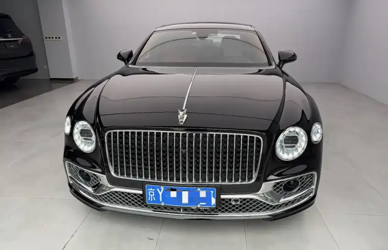 Bentley Flying Spur 2023 из Китая