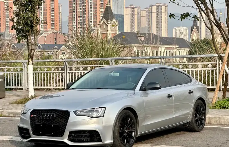 Audi A5 (Import) 2012 из Китая