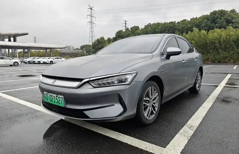BYD Qin PLUS 2023 из Китая