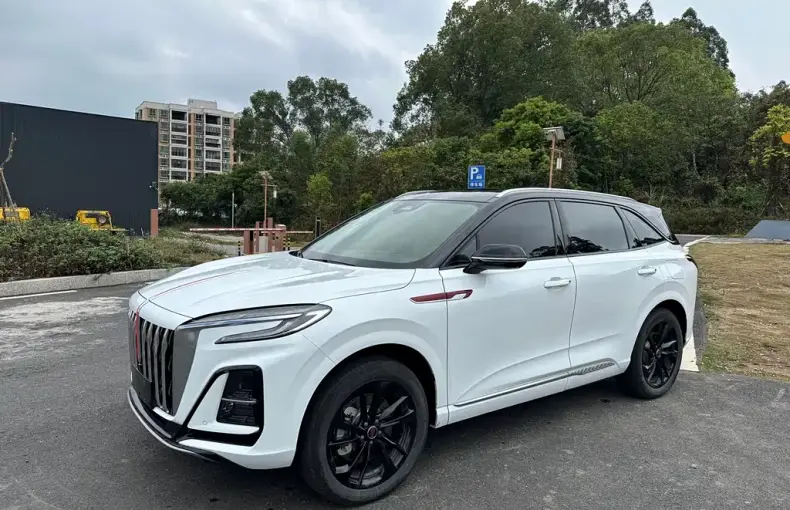 Hongqi Hongqi HS3 PHEV 2025 из Китая