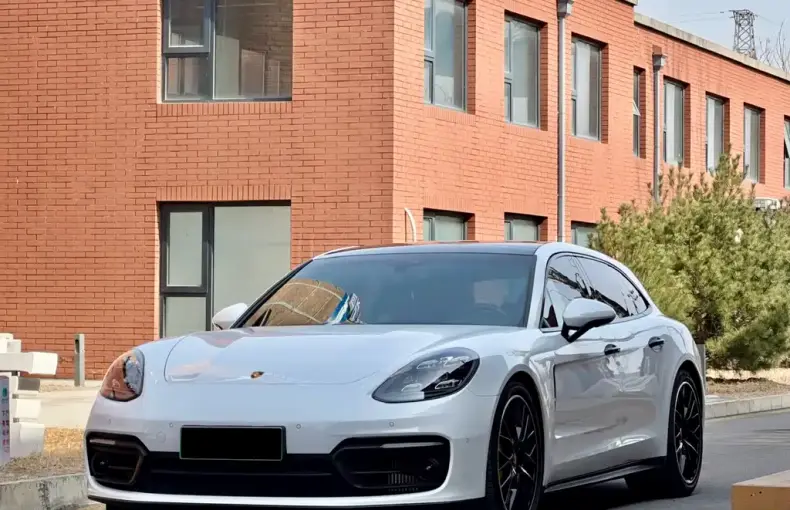 Porsche Panamera Hybrid 2022 из Китая